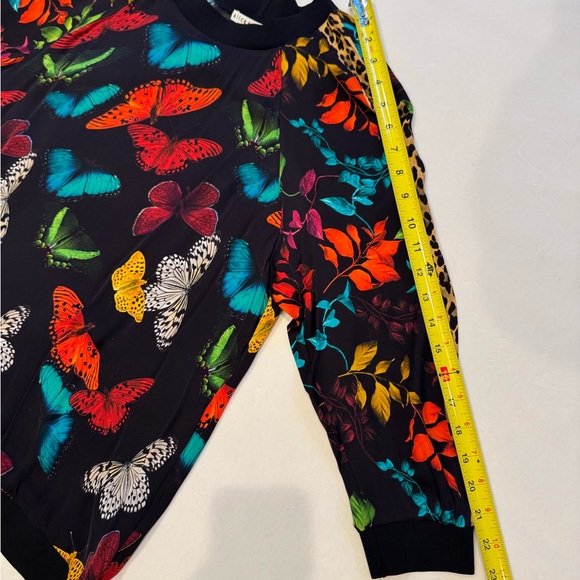 Alice + Olivia Butterfly Print Silk Top - Picture 8 of 12